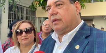 Comisión Electoral proclama a Jhon Richard Paniagua como nuevo presidente del Colegio de Notarios