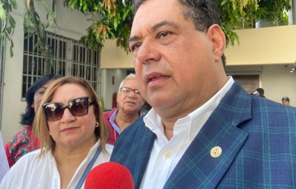 Comisión Electoral proclama a Jhon Richard Paniagua como nuevo presidente del Colegio de Notarios