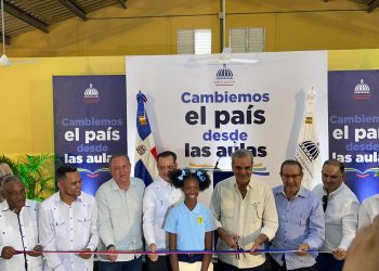 Presidente Abinader inaugura nuevo centro educativo "Doña Bertha Carrión" en Consuelo, SPM