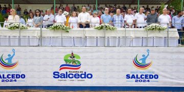 Alcalde de Salcedo, Juan Ramón Hernández, encabeza histórica inauguración de los Juegos Municipales 2024