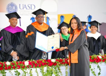 UASD gradúa 4,566 profesionales de grado y postgrado en su 486 aniversario