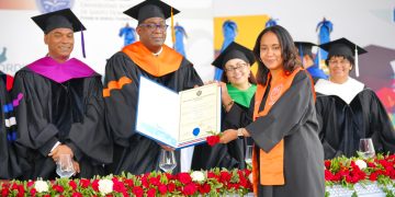 UASD gradúa 4,566 profesionales de grado y postgrado en su 486 aniversario