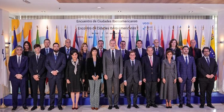 Carolina Mejía es reconocida en Madrid por su exitoso modelo de alianza público-privada comunitaria