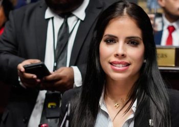 Heidy Musa desmiente rumores de impacto de proyectil a su vehículo