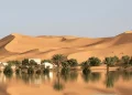 Lluvias extraordinarias revitalizan el Sahara y crean lagos entre las dunas