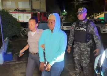 Apresan a mujer acusada de maltratar a su hijo de tres meses en Bayaguana