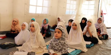 Niñas de Afganistán cumplen 1,120 días sin ir a la escuela