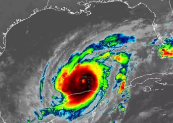 Huracán Milton baja a categoría 4 y se descarta que toque la península de Yucatán
