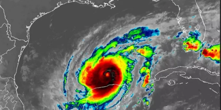 Huracán Milton baja a categoría 4 y se descarta que toque la península de Yucatán