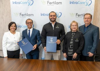 IntraCare Center y Fertilam firman acuerdo para garantizar atención integral a pacientes oncológicos