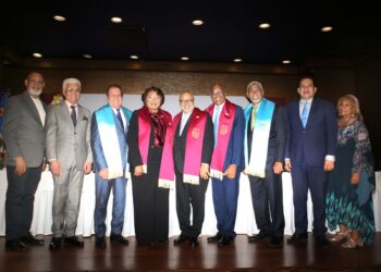 Nuevo rector promete devolver la UNEV a comunidad de escasos recursos en acto de juramentación