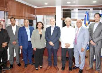 ANDECLIP visita a la SISALRIL; llama a incluir en Reforma Fiscal reformulación impuestos a clínicas