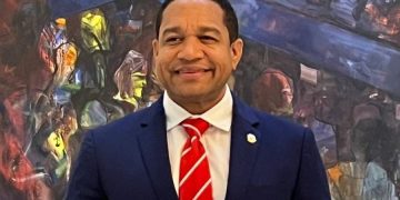 Diputado Rafael Pérez cumple con entrega de declaración de bienes