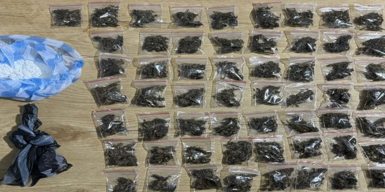 Policía ocupa sustancias narcóticas en operativos realizados en Villa Mella, SDN