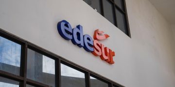 Edesur Dominicana informa que incendio origina la suspensión de varios circuitos en el Distrito Nacional