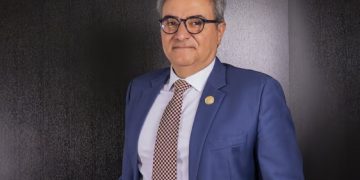 Cortes de electricidad aumentan hasta diez horas diarias en Ecuador