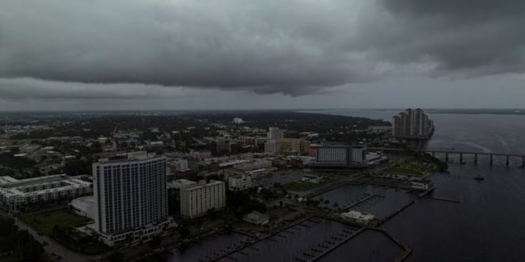 El huracán Milton se acerca a Florida y se acaba el tiempo para evacuar las zonas más comprometidas