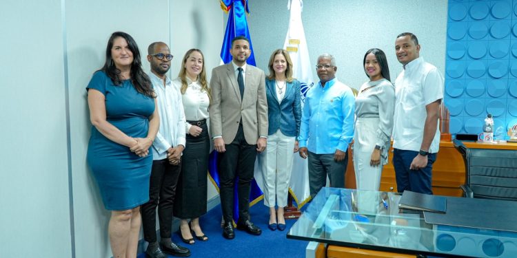 Ministerio de la Juventud y UNFPA firman acuerdo para fortalecer las políticas públicas juveniles