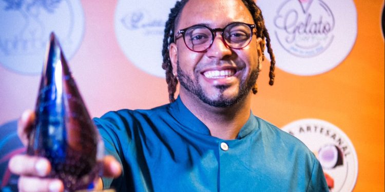 Luigui López gana premio Glamour Músic Award RD en la categoría "Artista Cristiano del Año"