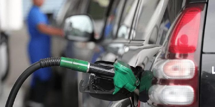 Gobierno mantiene nueva vez precios combustibles con subsidio de casi 300 millones de pesos