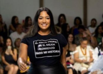 Modelos tallas grandes imponen sus curvas con emotivo mensaje en RDFW 2024