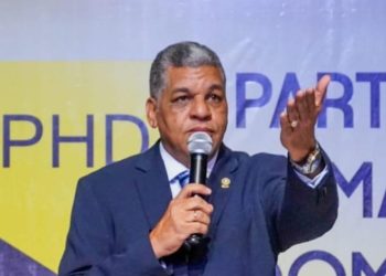 Presidente del PHD dice reforma fiscal debe ser consensuada  