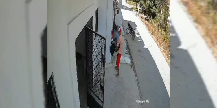 Hombre roba cartera y sustrae dinero que era para operación en SPM