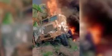 Pandilleros haitianos atacan e incendian vehículo blindado de la misión policial de Kenia