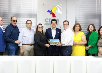 Wellington Arnaud comparte con el Consejo de Desarrollo Estratégico de Santiago logros de INAPA en esa provincia