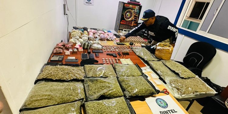 PN y MP desarticulan red de microtráfico en Santiago mediante allanamientos