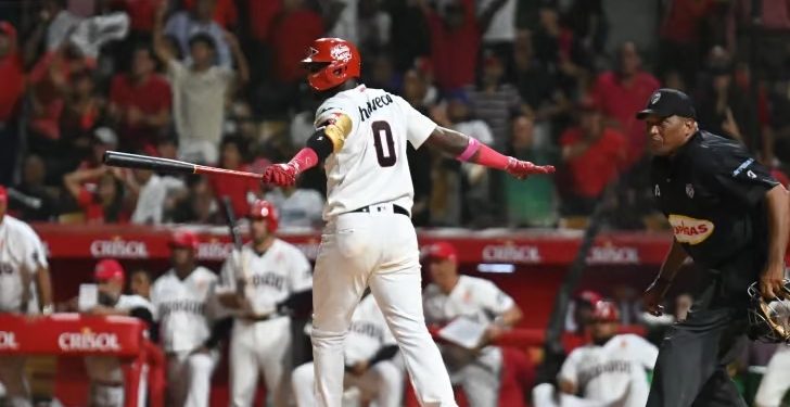 Jonrón de Junior Lake decide primer triunfo del Escogido ante los Tigres del Licey