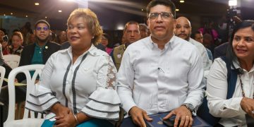 Gobernadora Provincia Santo Domingo realiza encuentro con el Alcalde Dio Astacio