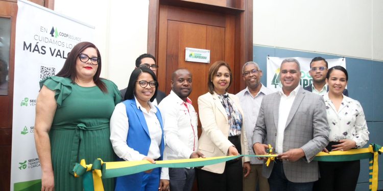 COOPINPOSDOM primera Cooperativa que se apertura en el INPOSDOM