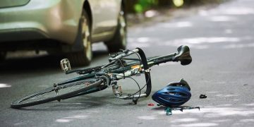 Acusan conductora por atropello mortal de un ciclista dominicano en Connecticut
