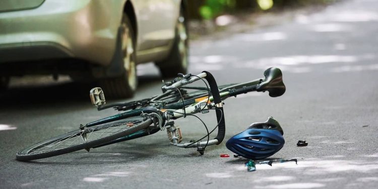 Acusan conductora por atropello mortal de un ciclista dominicano en Connecticut