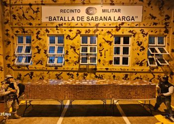 Incautan 294 mil unidades de cigarrillos que transportaban en camioneta