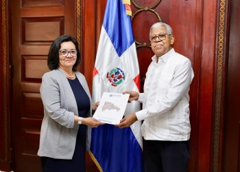 Nueva coordinadora residente del Sistema de Naciones Unidas en RD presenta sus Cartas Credenciales al MIREX