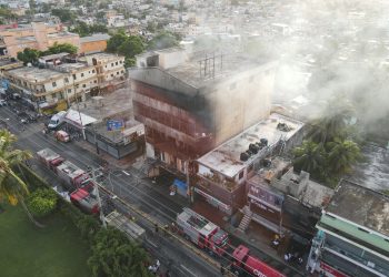 Sistema 911 coordina asistencia ante incendio en establecimiento comercial en Herrera