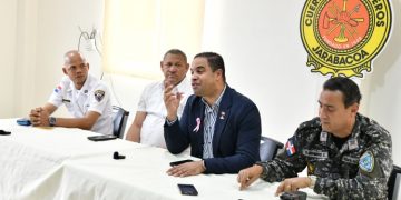 Propietarios de negocios nocturnos en Jarabacoa se comprometen con las autoridades