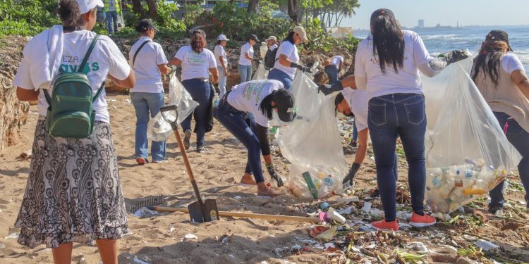 DGJP culmina con éxito jornada de limpieza de costas