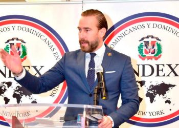Dominicanos en la ciudad de Nueva York acusan a Carlos de la Mota de incurrir en gastos excesivos