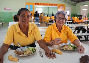 Por segundo año consecutivo, INABIE distribuye alimentación para estudiantes jóvenes y adultos de Prepara