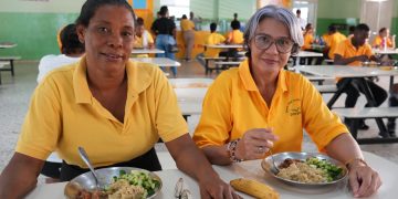 Por segundo año consecutivo, INABIE distribuye alimentación para estudiantes jóvenes y adultos de Prepara