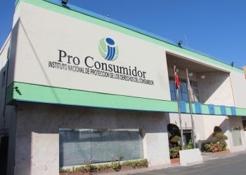 Pro Consumidor otorgará única prórroga de 30 días a envasadoras de agua para cubrir botellones del sol
