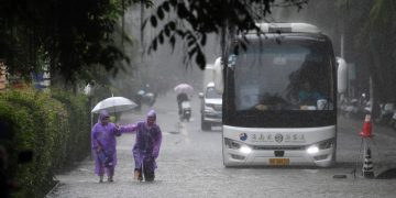 Al menos 7 muertos y un desaparecido tras el paso del tifón Trami por isla china de Hainan