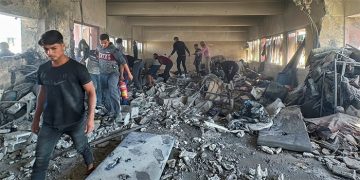 Al menos 16 muertos y 32 heridos deja ataque en una escuela con desplazados en Nuseirat