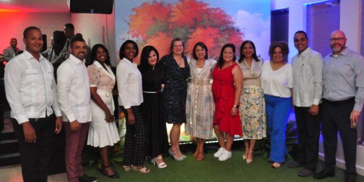 Policía Nacional realiza "Noche Cultural" en honor a 13 delegaciones internacionales