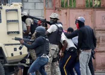 Bandas disparan contra dos vehículos de la embajada de EE.UU. en Haití