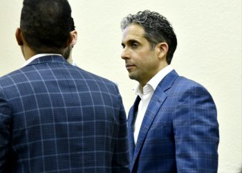 Retiran arresto domiciliario a general Torres Robiou, acusado en caso Coral 5G