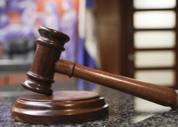 Juez prohíbe redes sociales al menor que atropelló a una familia